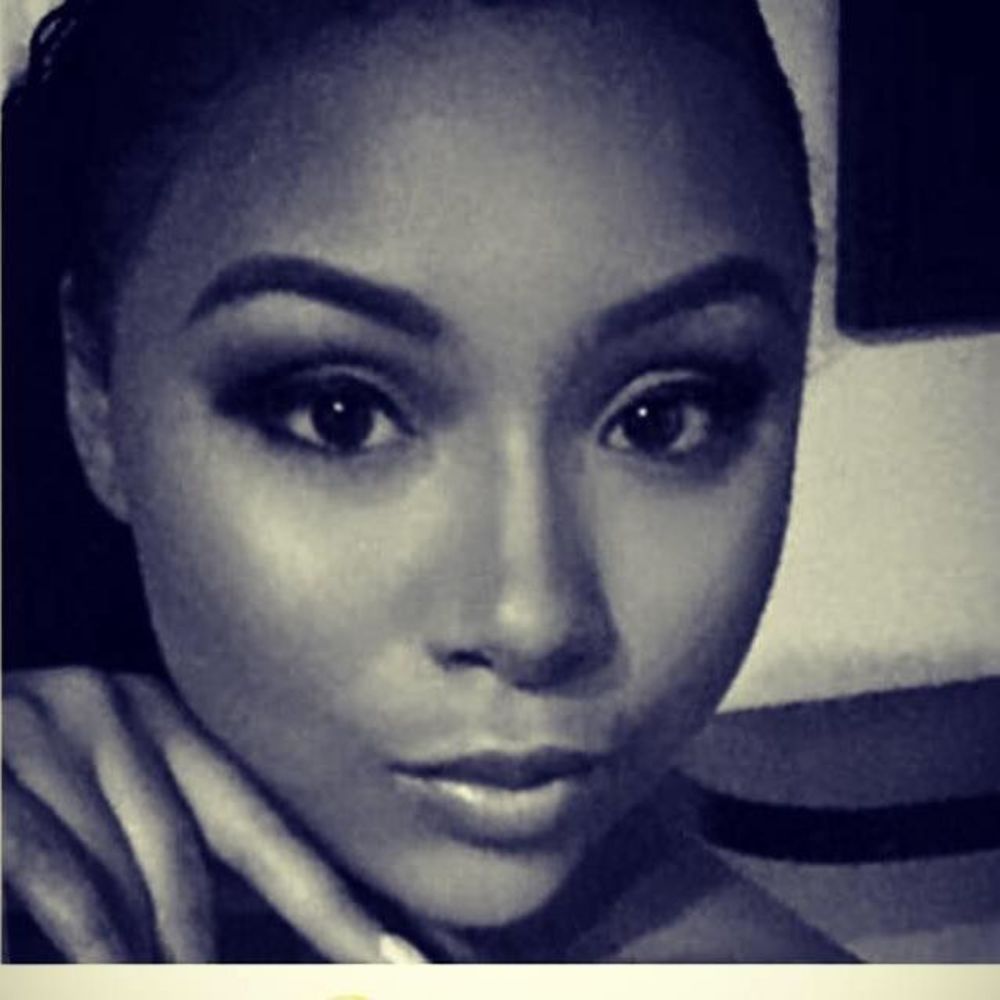 Meet your Posher, Zeezee